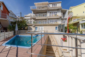  La Bodega Apartments  Трогир